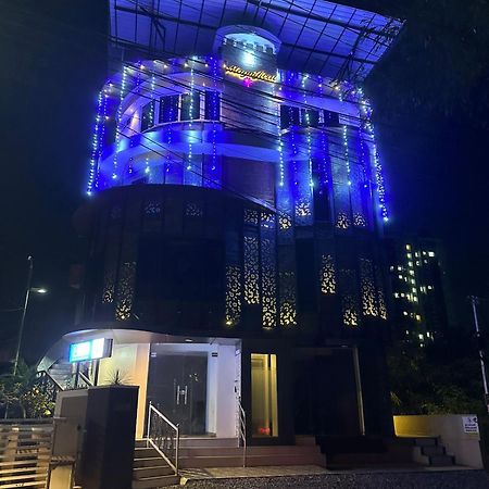 Magni Home Kochi Luaran gambar