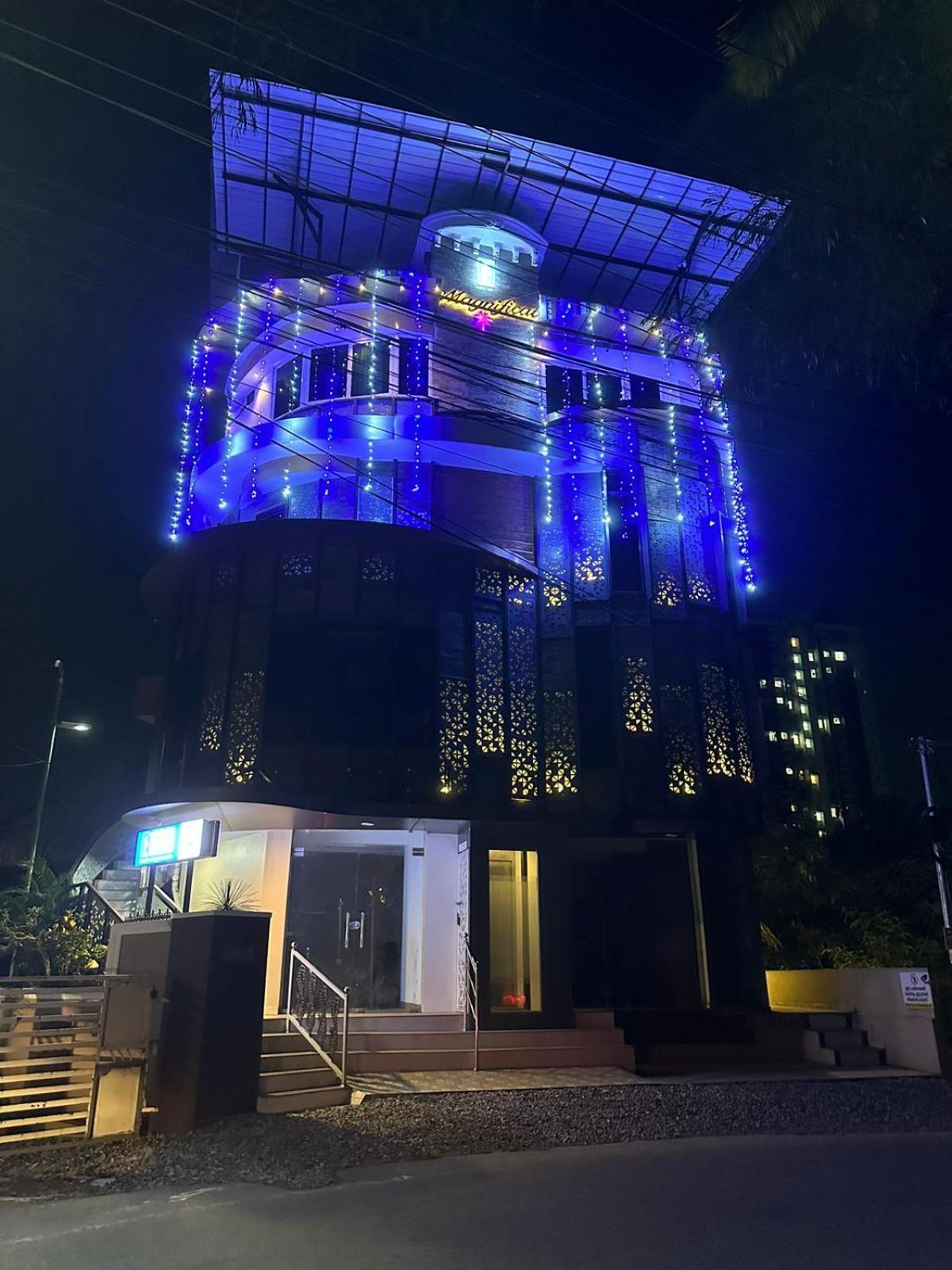 Magni Home Kochi Luaran gambar