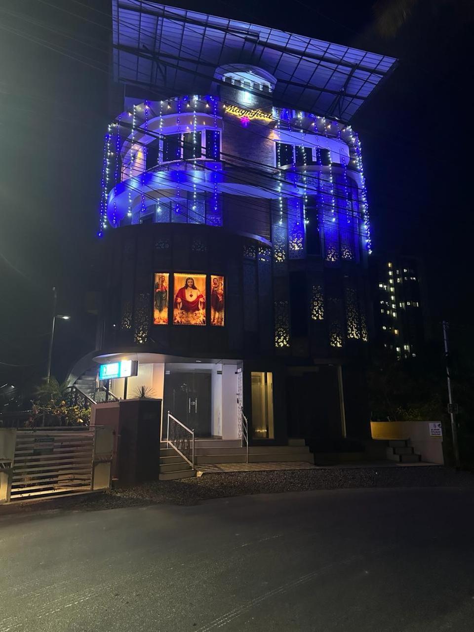 Magni Home Kochi Luaran gambar